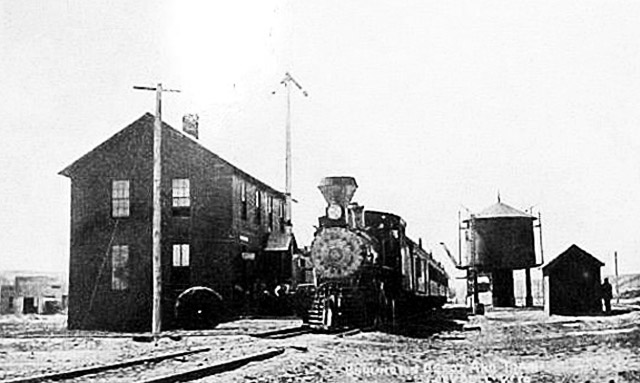 A Burlington locomotive in Greybull, Wyo., 1909.