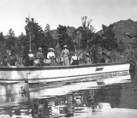 Fishing party on Fremont Lake north of Pinedale, 1915. Sublette County Historical Society photo.