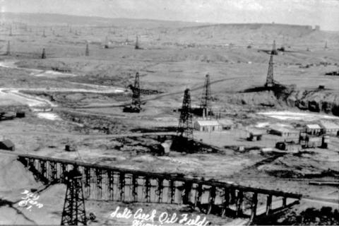 Salt Creek Oil Field, 1923. Amoco Collection, Casper College Western History Center.