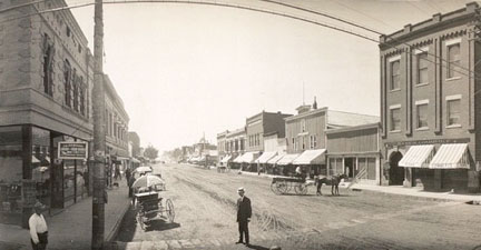 Sheridan’s Main Street in 1909, before the streetcar line, looking south.