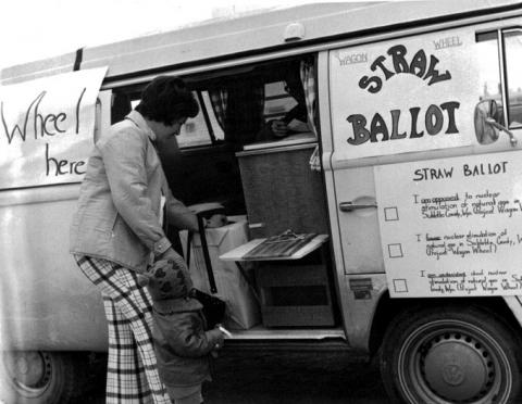 Mary Skinner casts her vote in the Wagon Wheel straw poll, November 1972. Sally Mackey photo.