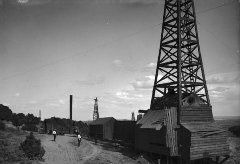 Atlantic and Pacific Oil Company Wells, Uinta County 1903. J.E. Stimson photo, Wyoming State Archives.