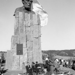 Unveiling Russin's Lincoln bust at its original location on U.S. 30 between Laramie, Wyo. and Cheyenne, about a mile from where it stands today. UW photo service.