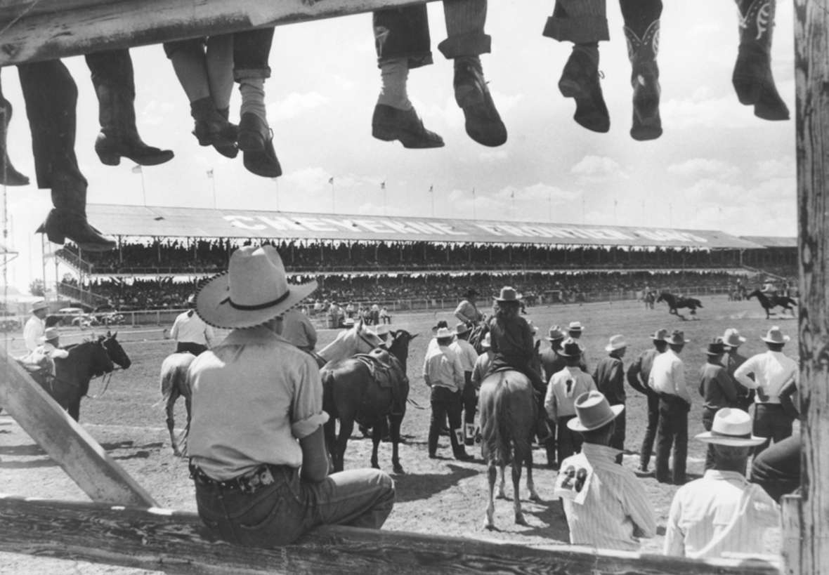 AFRICAN AMERICAN TOURISTS COWBOYS IN CHEYENNE, WYOMING, USA 1970s