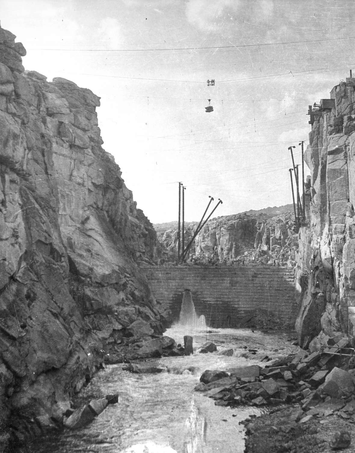 Pathfinder Dam on the North Platte River, built of granite blocks and shown here under construction about 1906, was one of the first built by the new U.S. Reclamation Service. Casper College Western History Center.