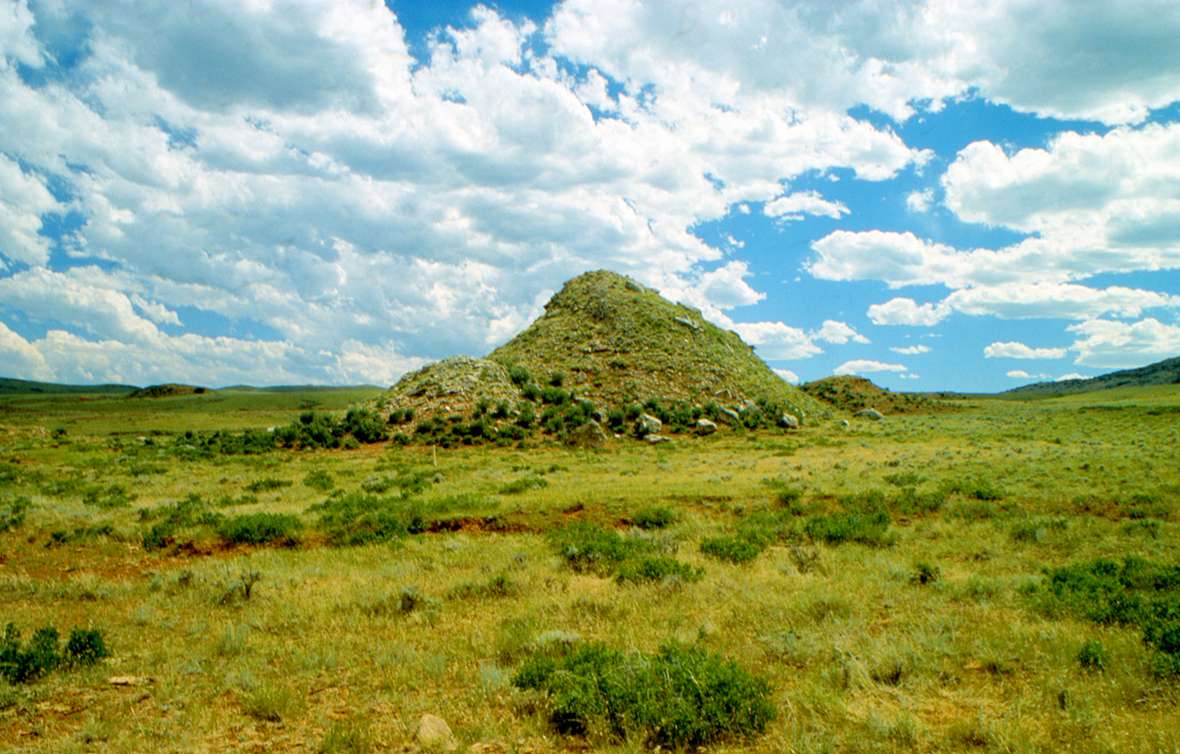 Knob Hill on the Oregon Trail was noted for its shape--and for its stone. "[O]ur men picked up some fine pocket whetstone, which gave a delicate edge to their knives," Forty-niner Alonzo Delano wrote. Richard Collier, Wyoming SHPO.