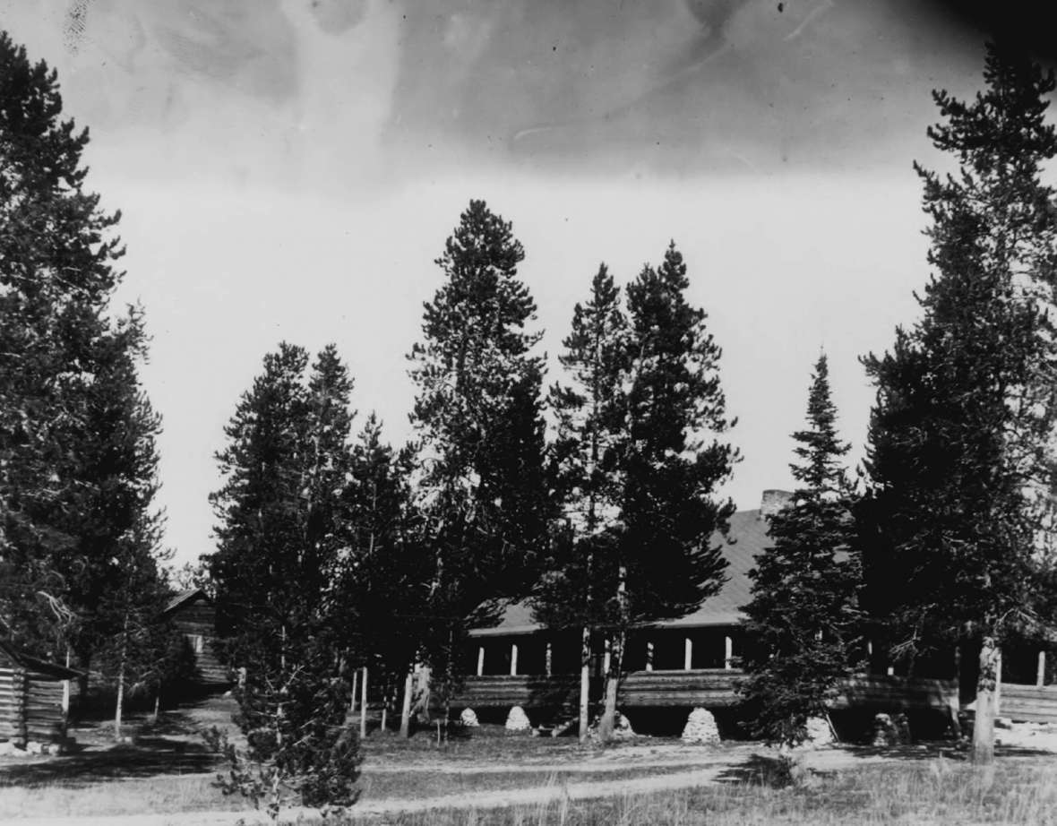In 1927, Leek built a loge for tourists and hunters on the east side of Jackson Lake, near Colter Bay. Wyoming SHPO.