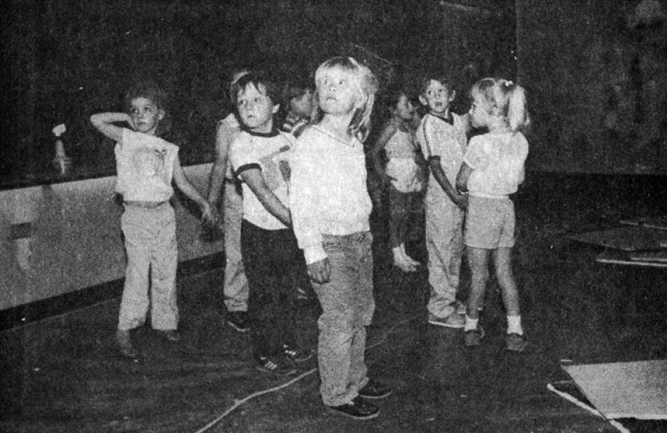 To allay possible fears, Cokeville preschoolers get their first look at the damaged classroom the week after the bombing. Bill Wilcox photo, Casper Star-Tribune Collection, Casper College Western History Center.