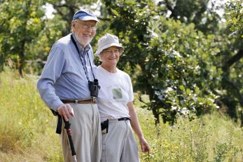 University of Wisconsin biologist Tom Brock and his wife, Kathie Brock in 2013. In the 1960s, his team of researchers discovered Thermus aquaticus in Yellowstone’s Lower Geyser Basin. Jeff Miller photo, University of Wisconsin.