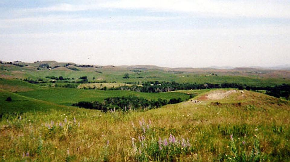 Register Cliff from the north side of the North Platte River. Geoff Dobson photo.