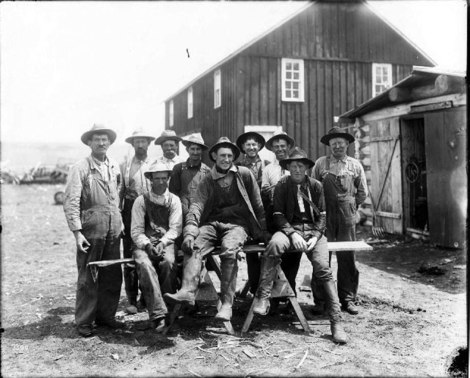 Cowpunchers on the Hunter Ranch, southeast of Riverside, Wyo., 1912.  Stimson took this picture while on a fishing trip, by automobile, to the upper North Platte. Wyoming State Archives.