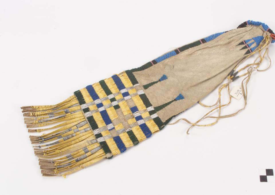 Mandan pipebag made of hide, glass beads, and porcupine quills from the late 1850s. On many political and social occasions, Twiss shared a pipe with other men.  NMAI, Smithsonian Institution, catalog number 8/8031.