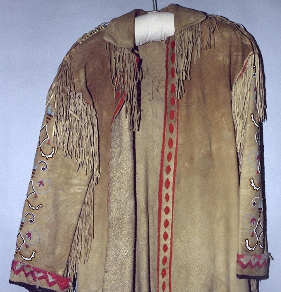 Dakota (Eastern Sioux) man’s coat of deer hide with glass bead, wool and porcupine quill decorations. It’s possible Twiss himself wore this garment and other items in the collection. NMAI, Smithsonian Institution, catalog number 10/8436.